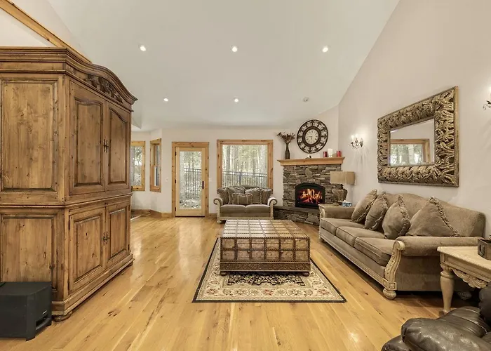 Upscale Mountain Retreat With Cozy Fireplace & Jetted Tub In Alpine, Utah