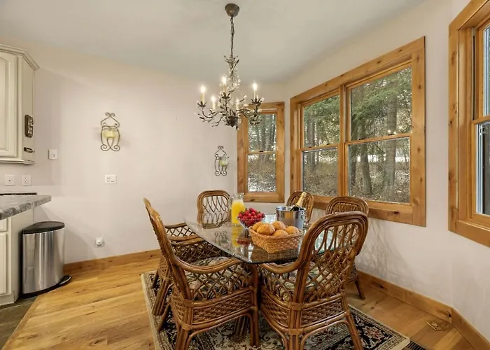 Upscale Mountain Retreat With Cozy Fireplace & Jetted Tub In Alpine, Utah Holiday home