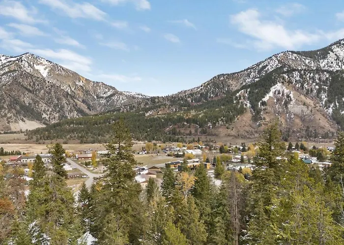 Upscale Mountain Retreat With Cozy Fireplace & Jetted Tub In Alpine, Utah *