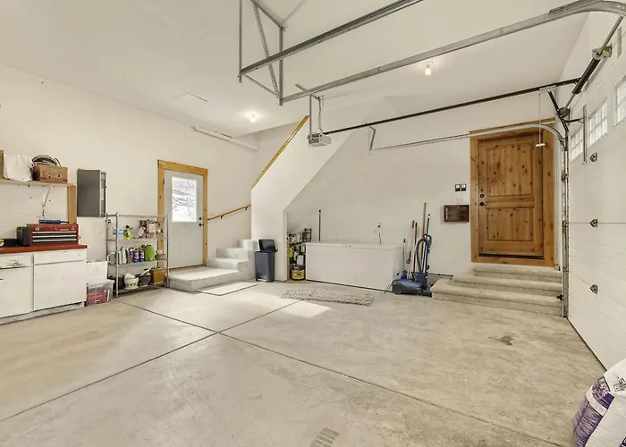Upscale Mountain Retreat With Cozy Fireplace & Jetted Tub In Alpine, Utah Holiday home